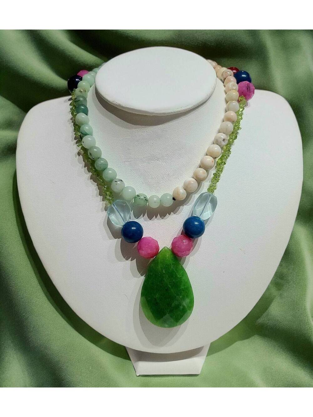Green Faceted Teardrop Pendant Beaded Necklace